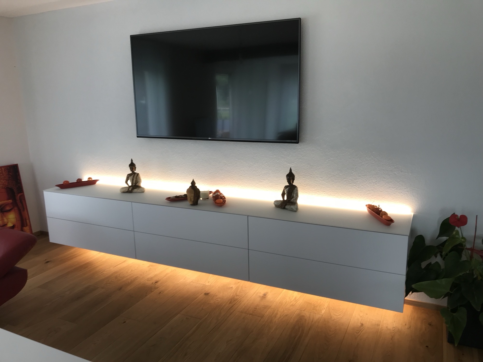 Massgefertigte Innentüren und Innenausbau in Holz